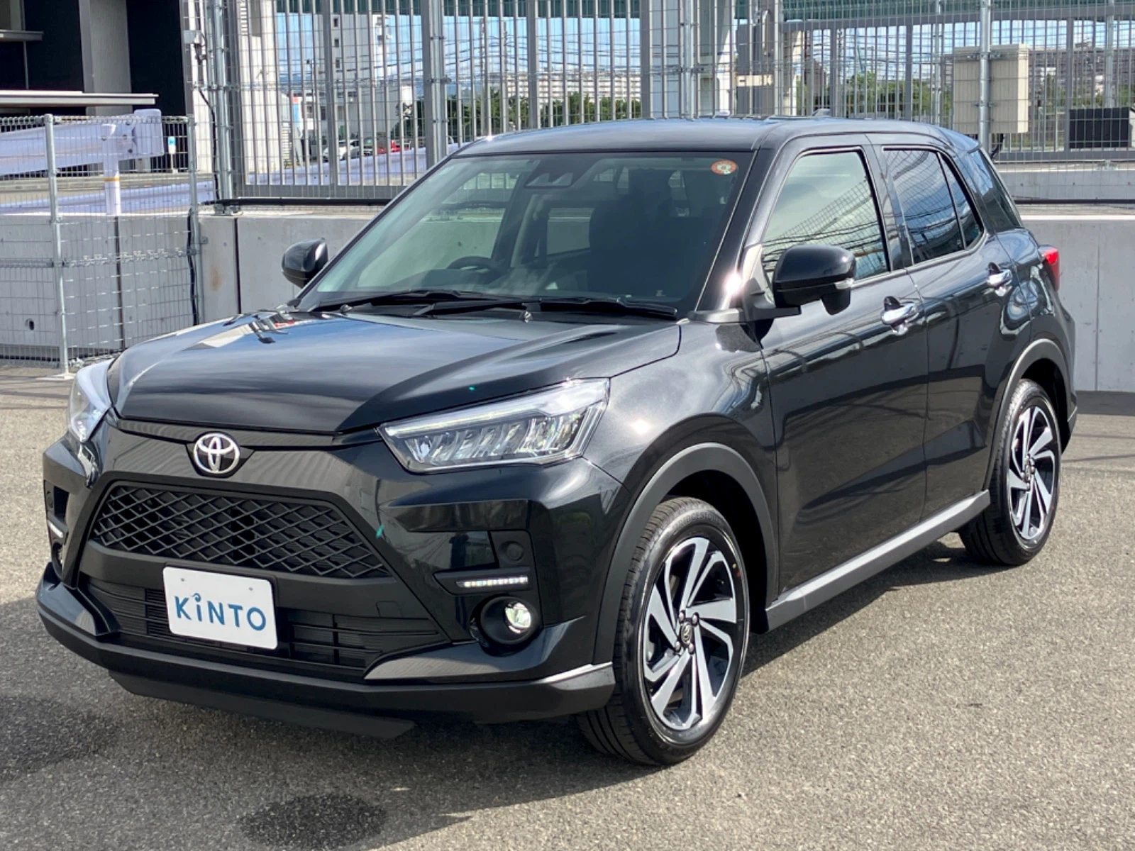 RAIZE Z GAS 1.0L+ターボ 4WD(5人)