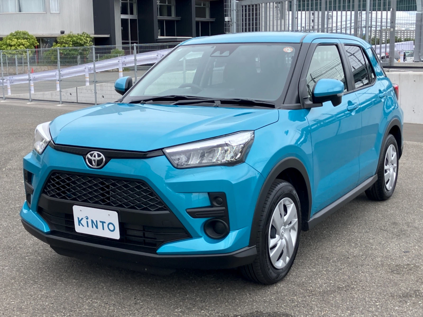 RAIZE X GAS 1.0L+ターボ 4WD(5人)