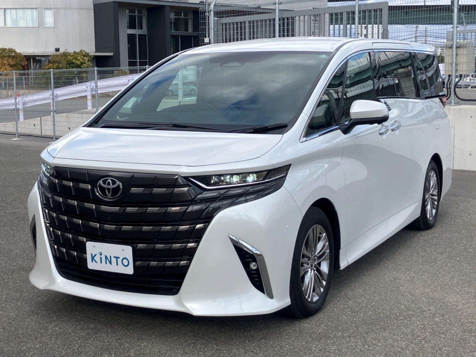 アルファード Z HEV 2.5L 4WD(7人)