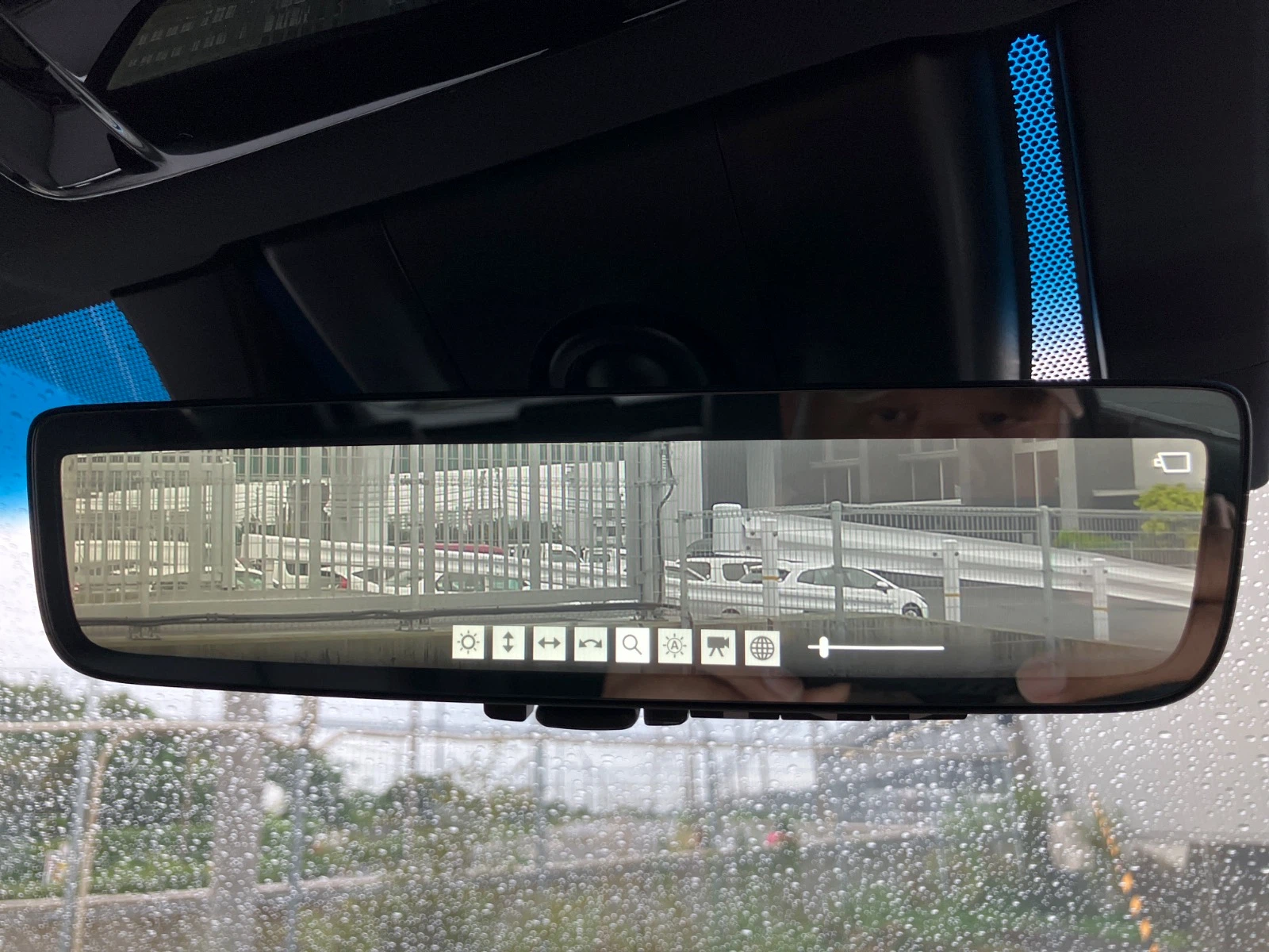 車両の画像