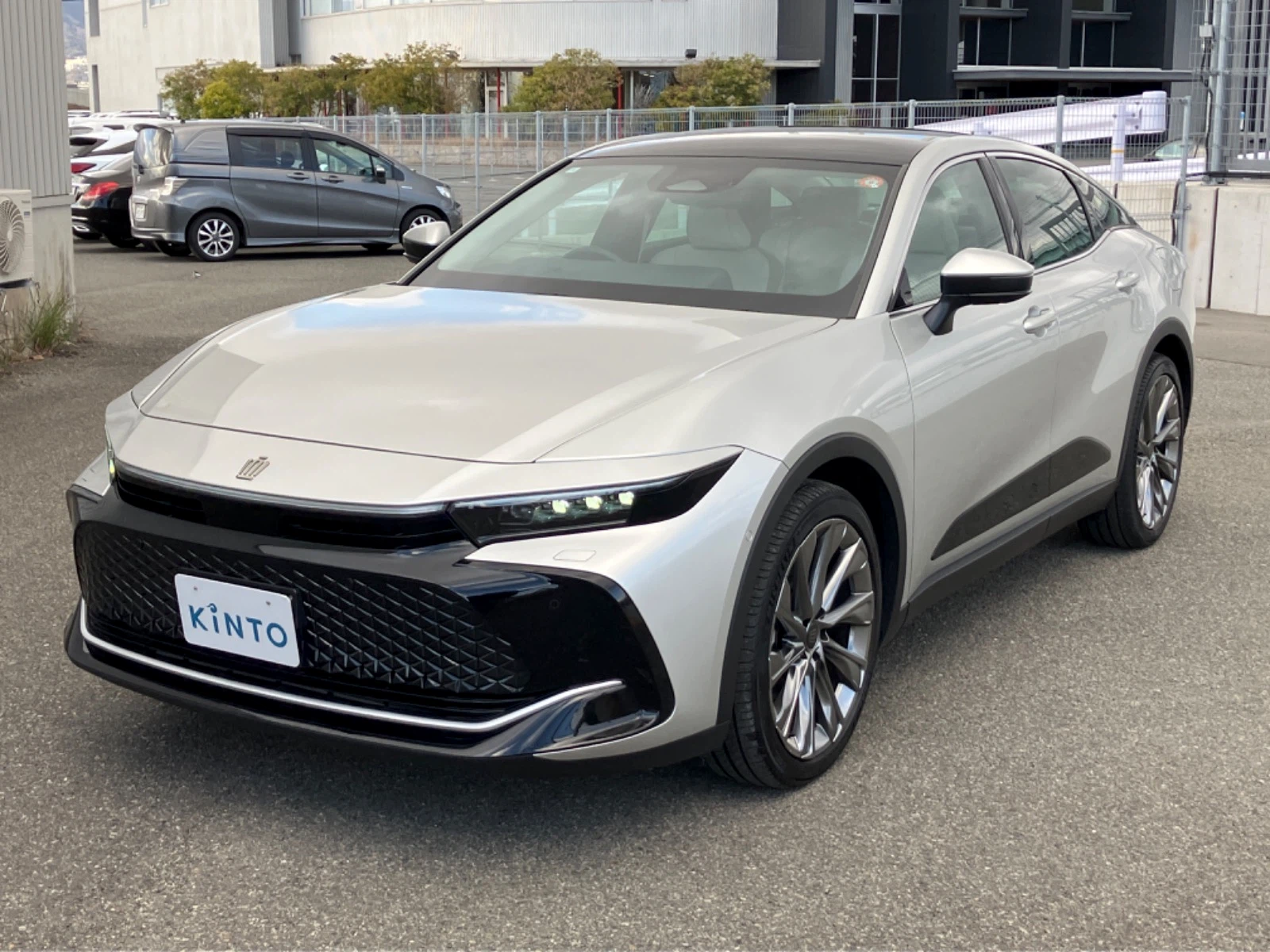 クラウン CROSSOVER Z HEV 2.5L 4WD(5人)