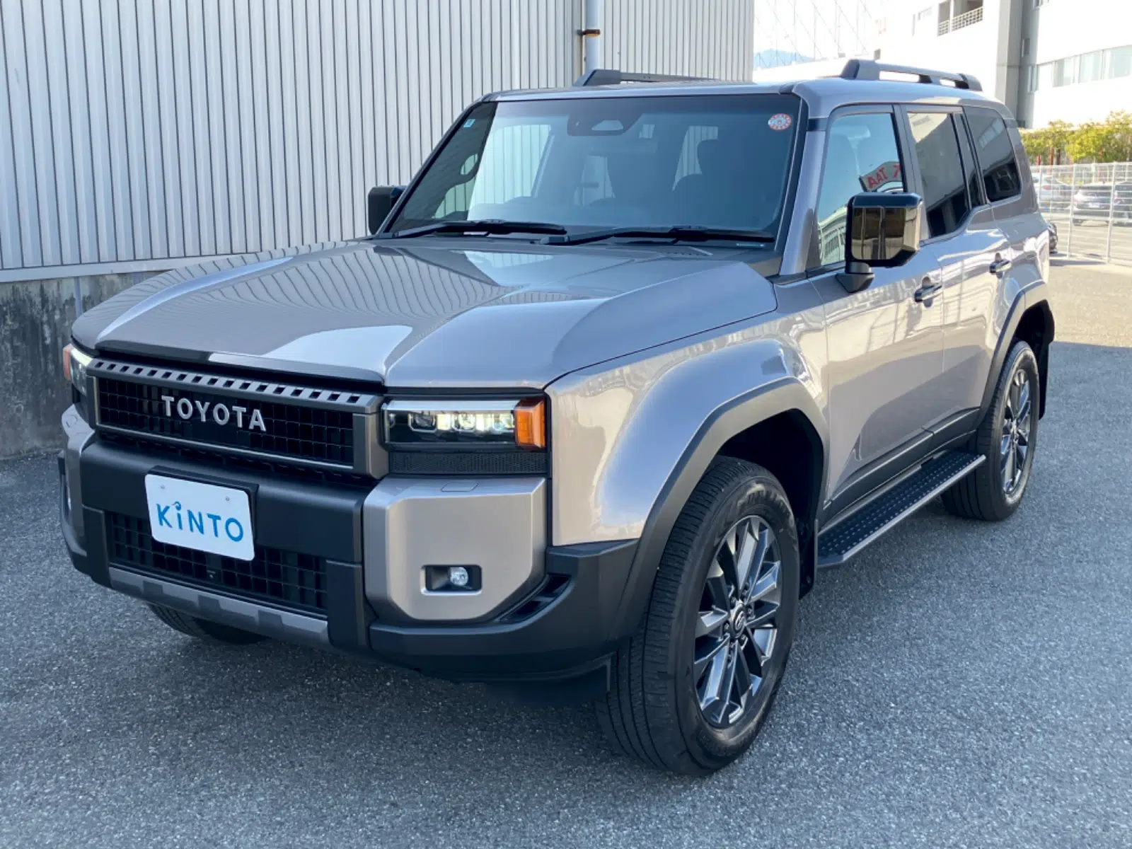 トヨタ ランドクルーザー DSL 2.8L 4WD(7人乗り) VX ※丸目型ヘッド