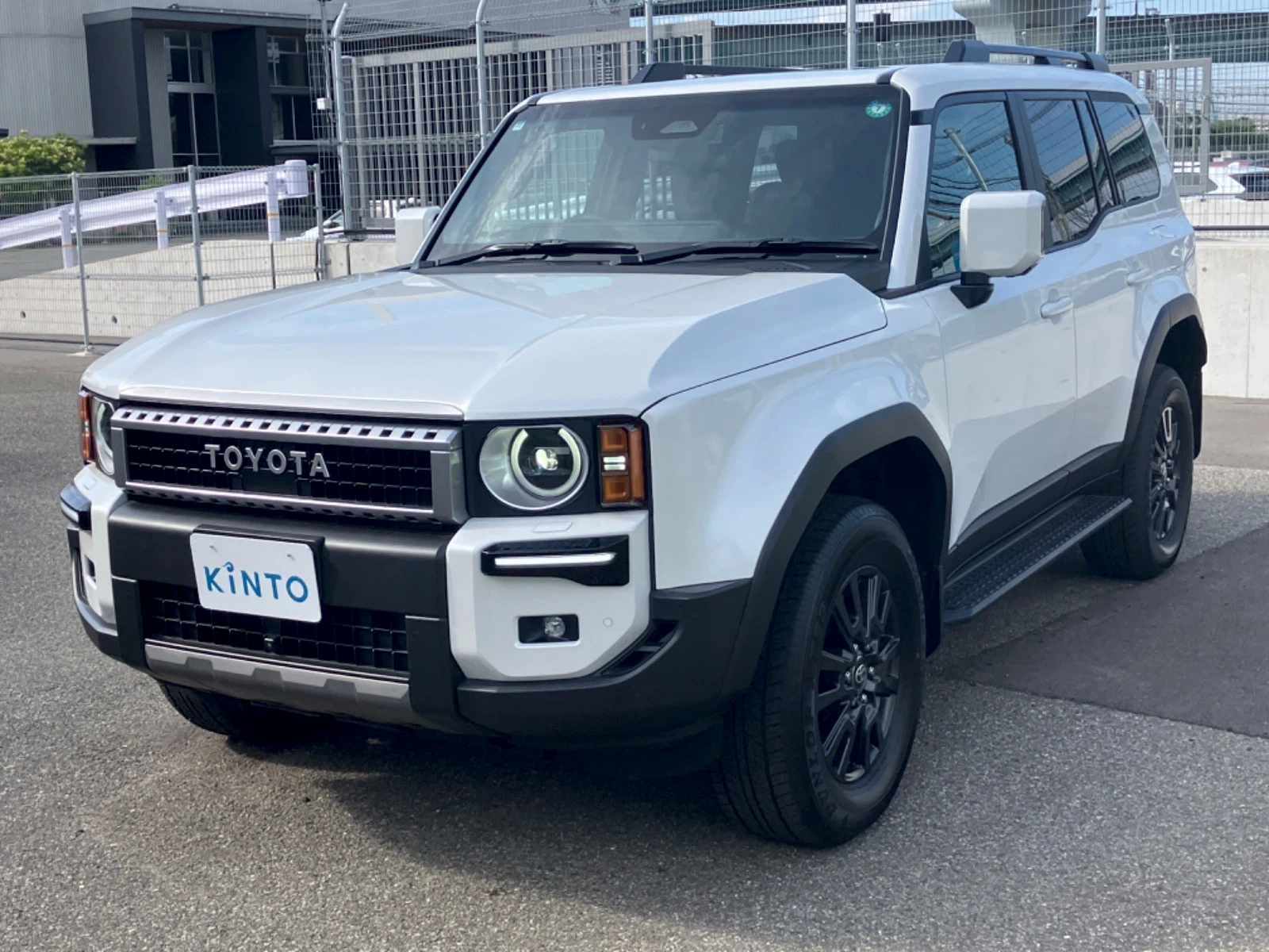 ランドクルーザー VX DSL 2.8L 4WD(7人乗り) ※丸目型ヘッドランプ装着車 ディーゼル