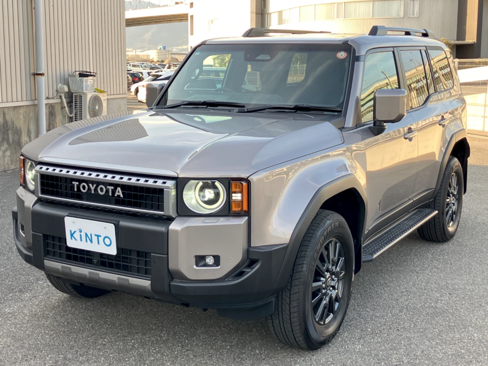 ランドクルーザー VX DSL 2.8L 4WD(7人) ※丸目型ヘッドランプ装着車