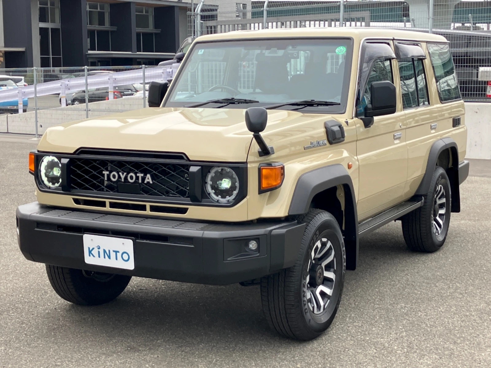 ランドクルーザー AX DSL 2.8L+ターボ 4WD(5人)