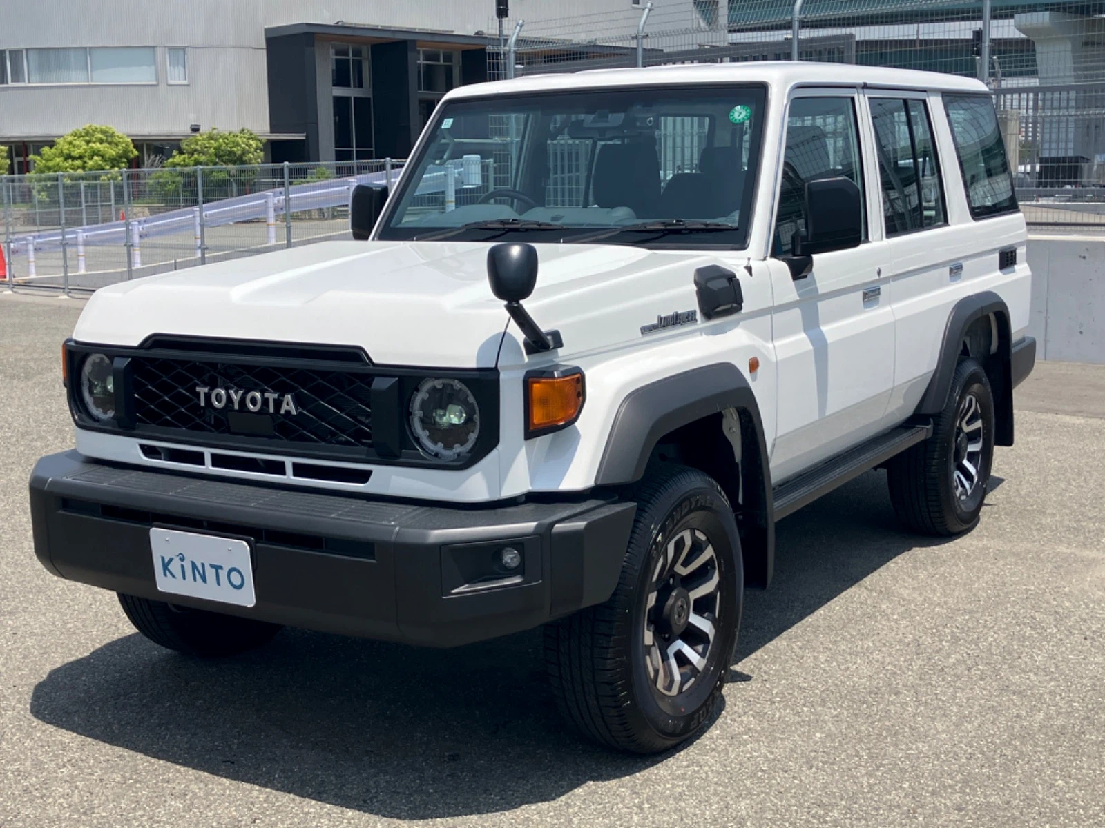 ランドクルーザー AX DSL 2.8L+ターボ 4WD(5人)