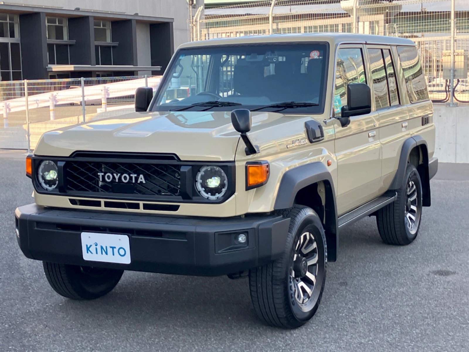 ランドクルーザー AX DSL 2.8L+ターボ 4WD(5人乗り) ディーゼル