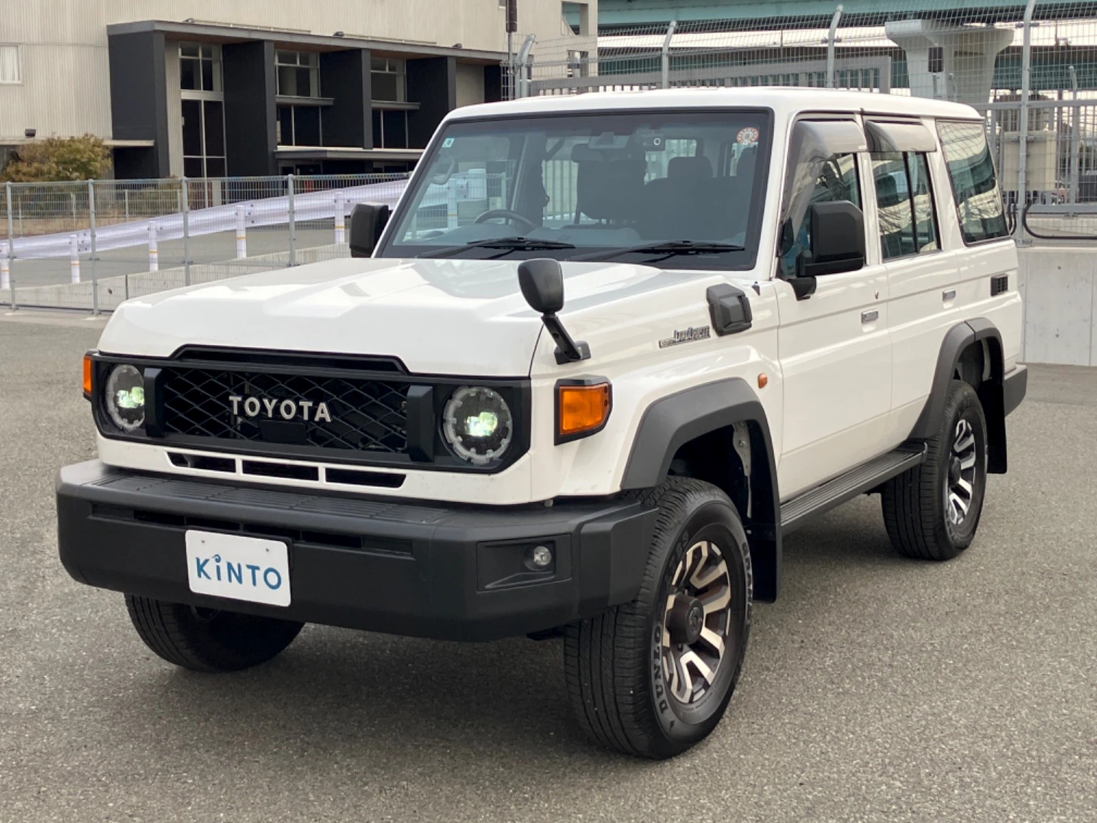 ランドクルーザー AX DSL 2.8L+ターボ 4WD(5人乗り) ディーゼル