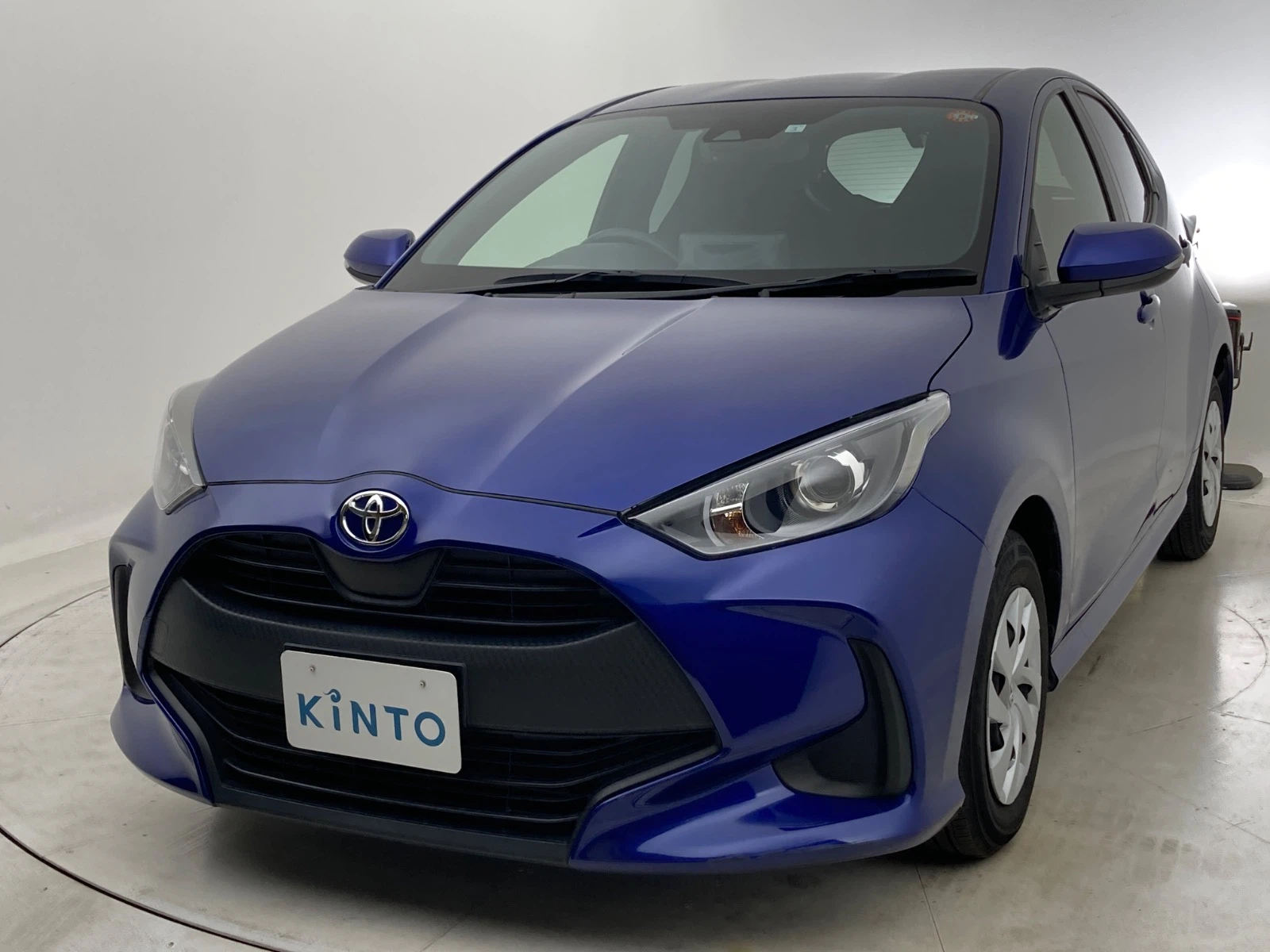 傷の画像です。左フロントバンパーにやや目立つキズがあります