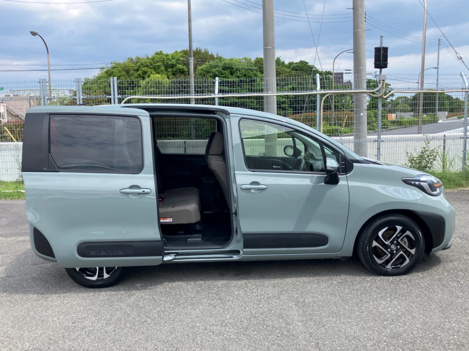 車両の画像