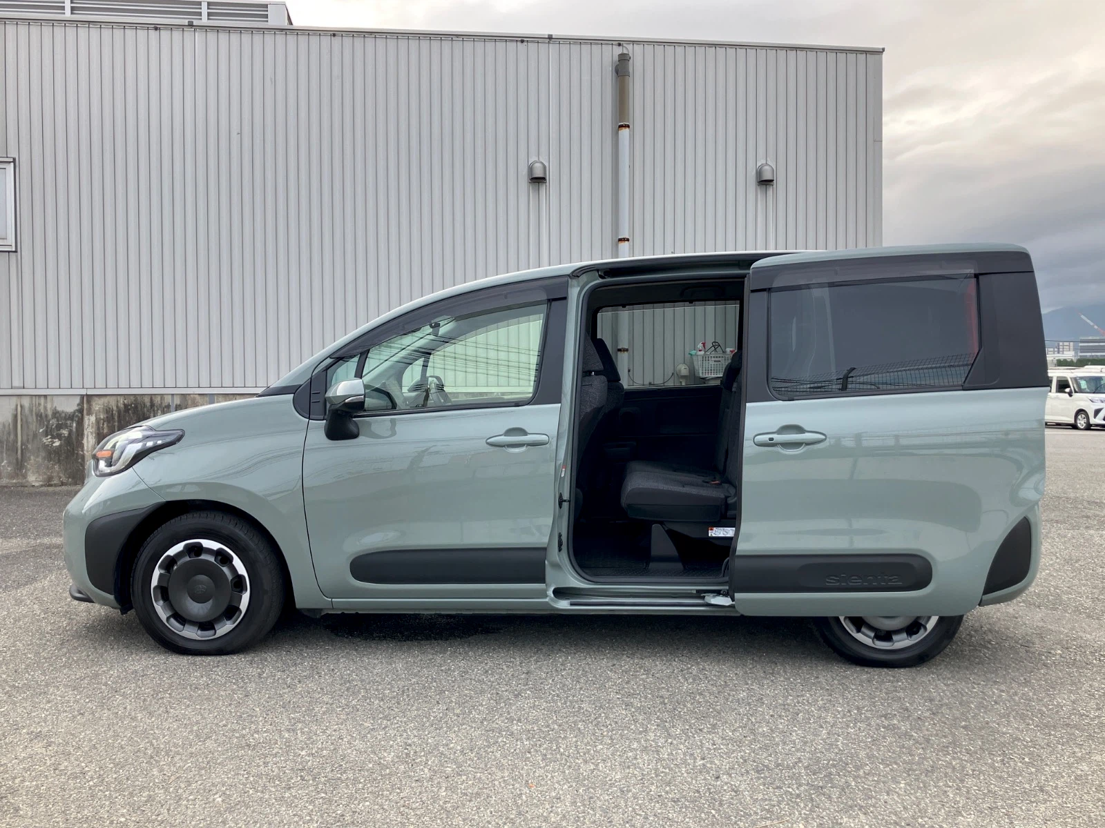 車両の画像