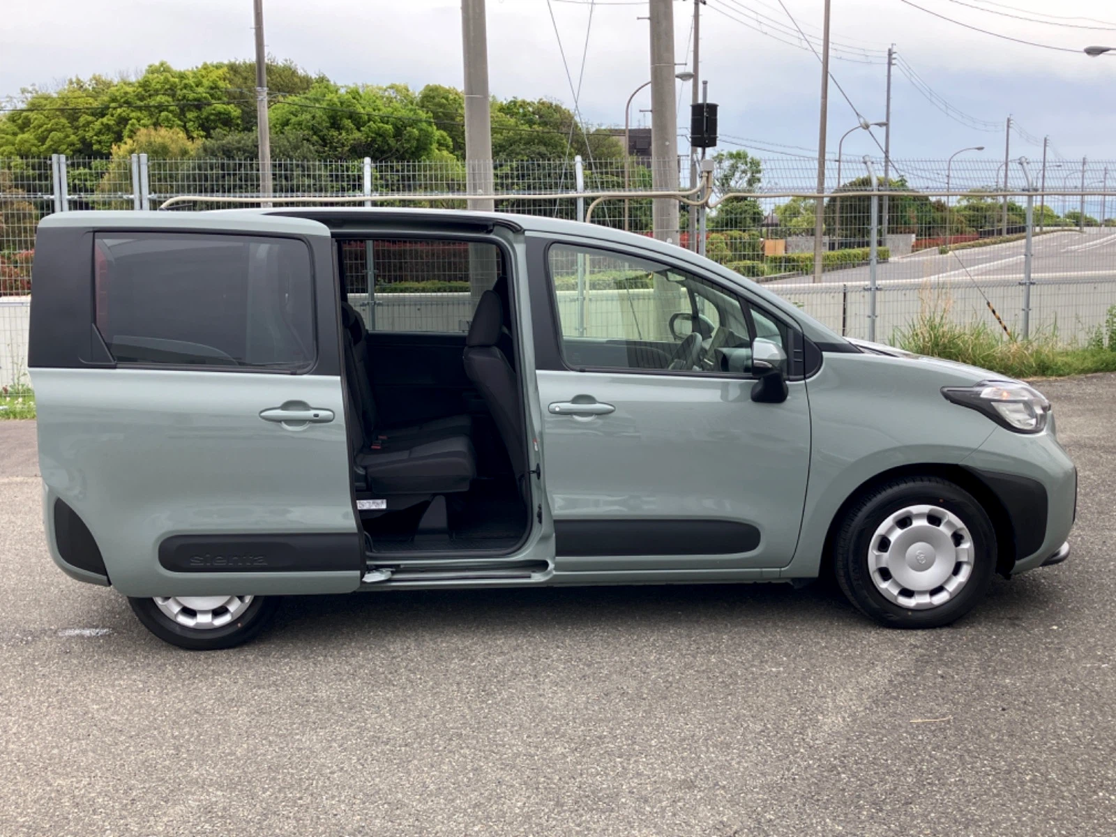 車両の画像