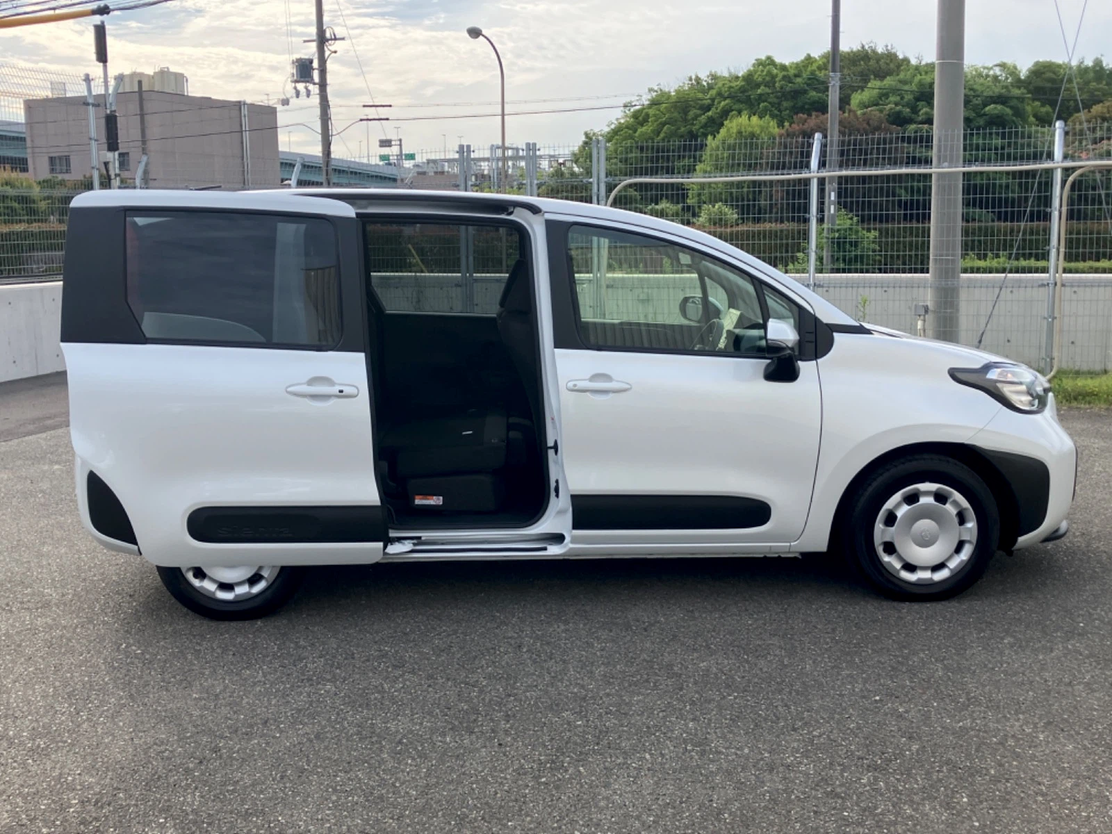 車両の画像