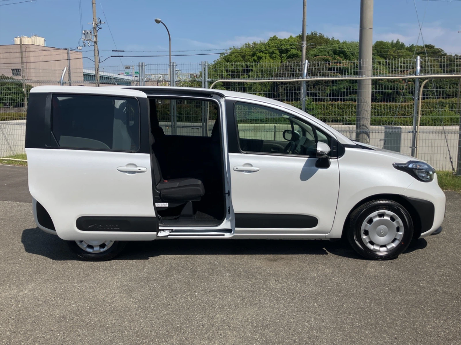 車両の画像