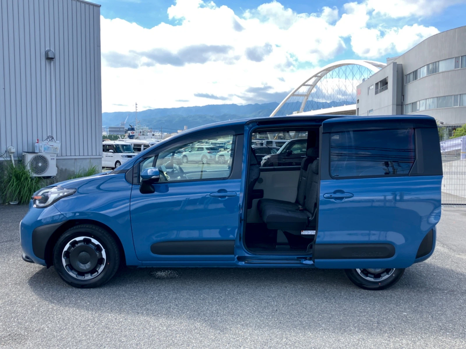 車両の画像