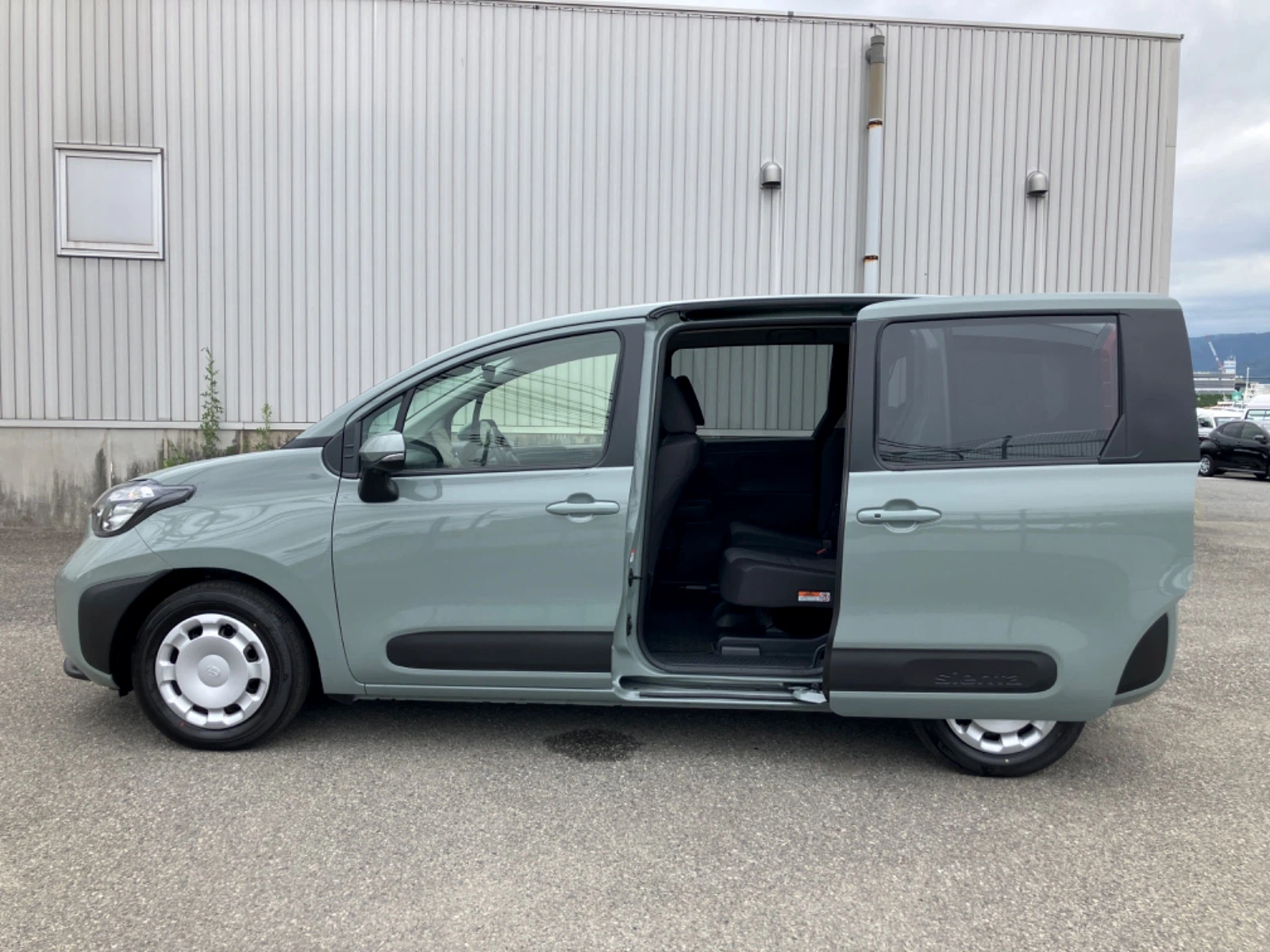 車両の画像