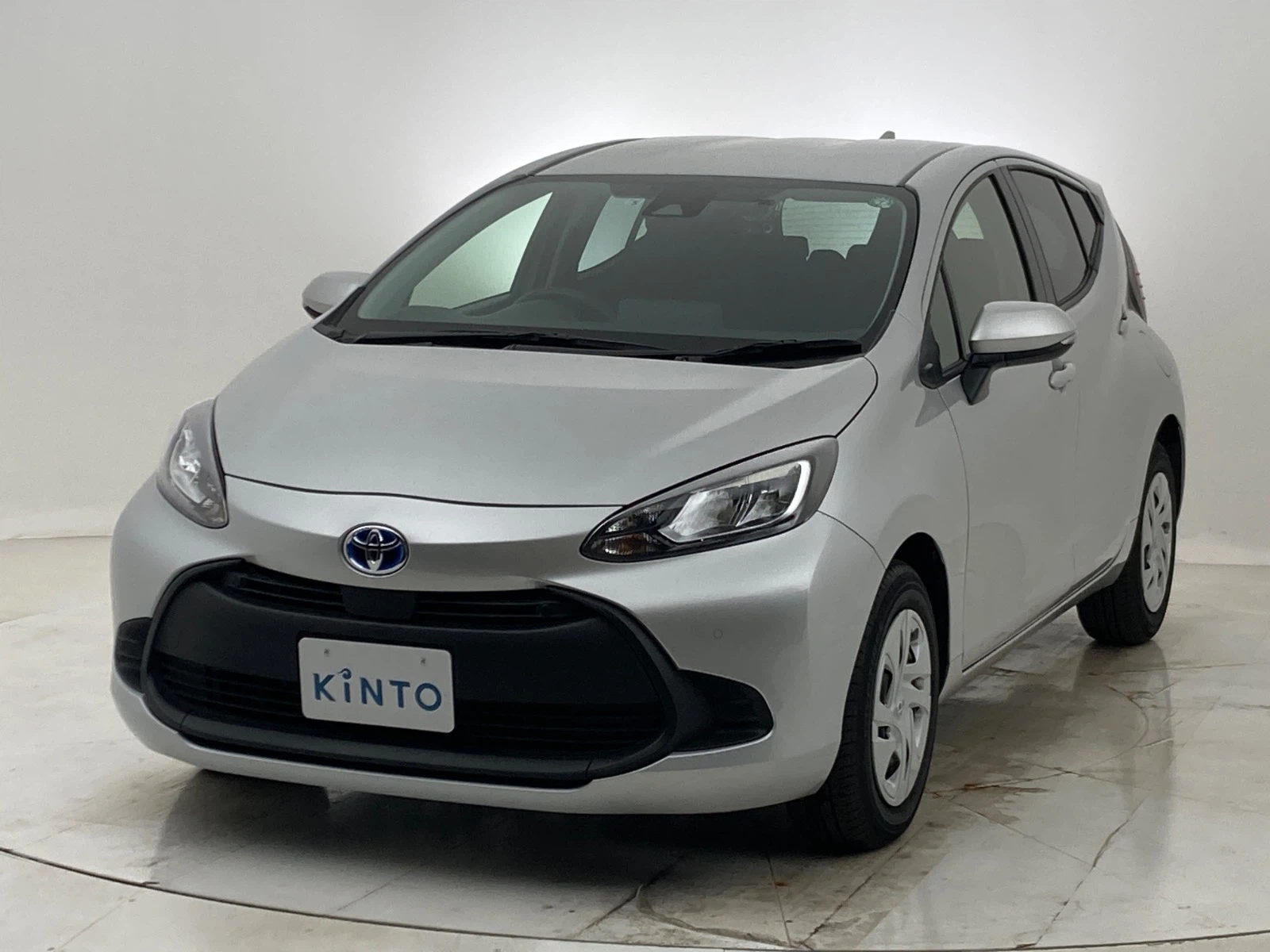 アクア X HEV 1.5L 2WD(5人)