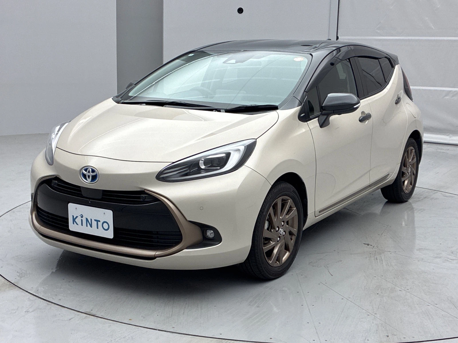 アクア Z"Raffine" HEV 1.5L 2WD(5人)