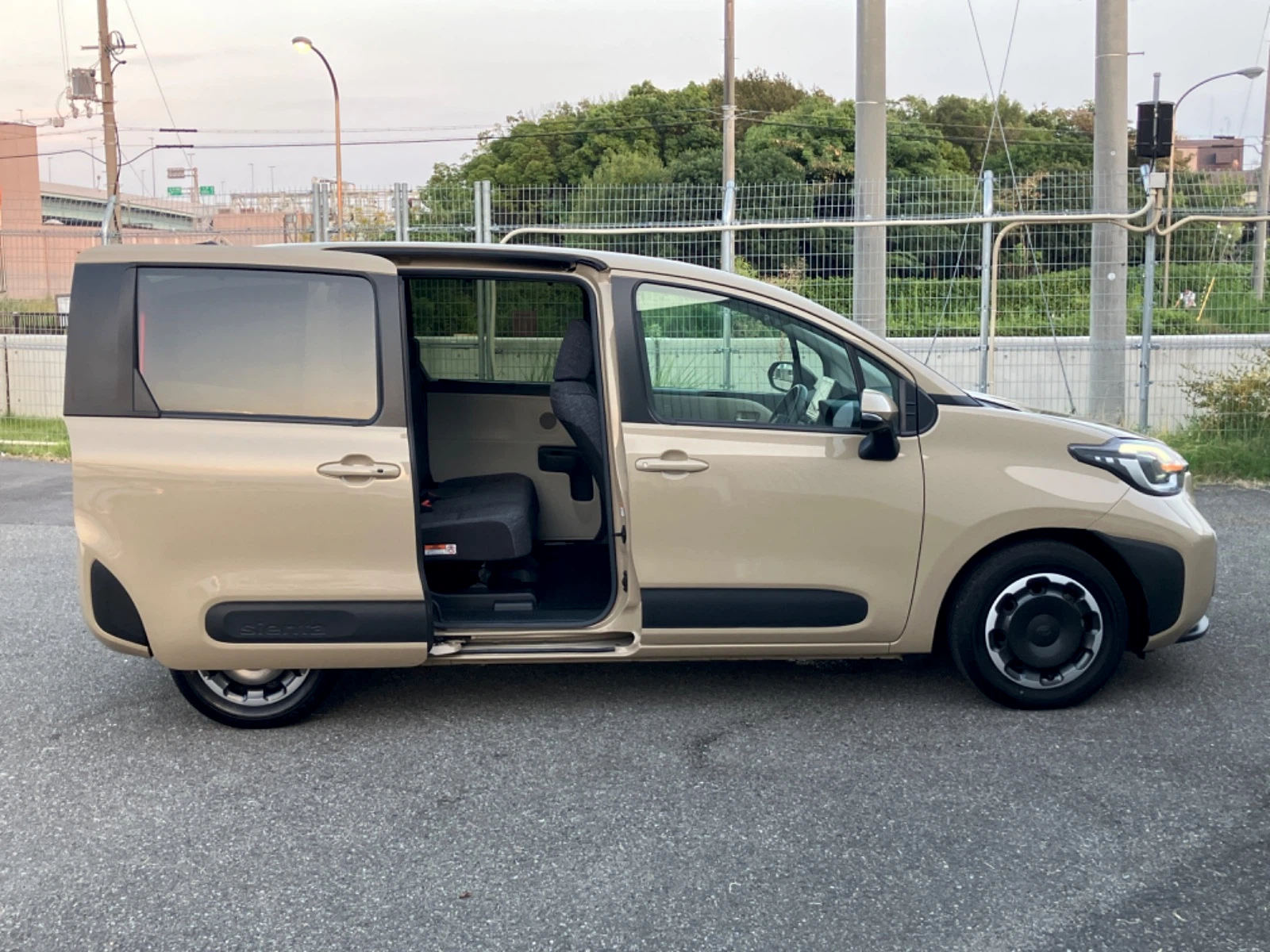 車両の画像