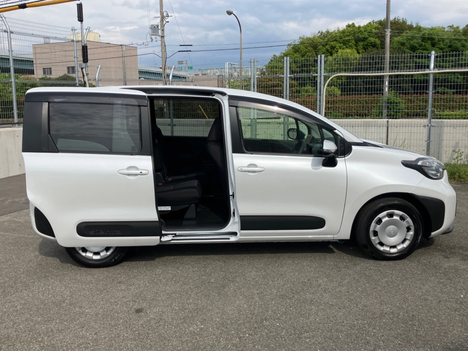 車両の画像