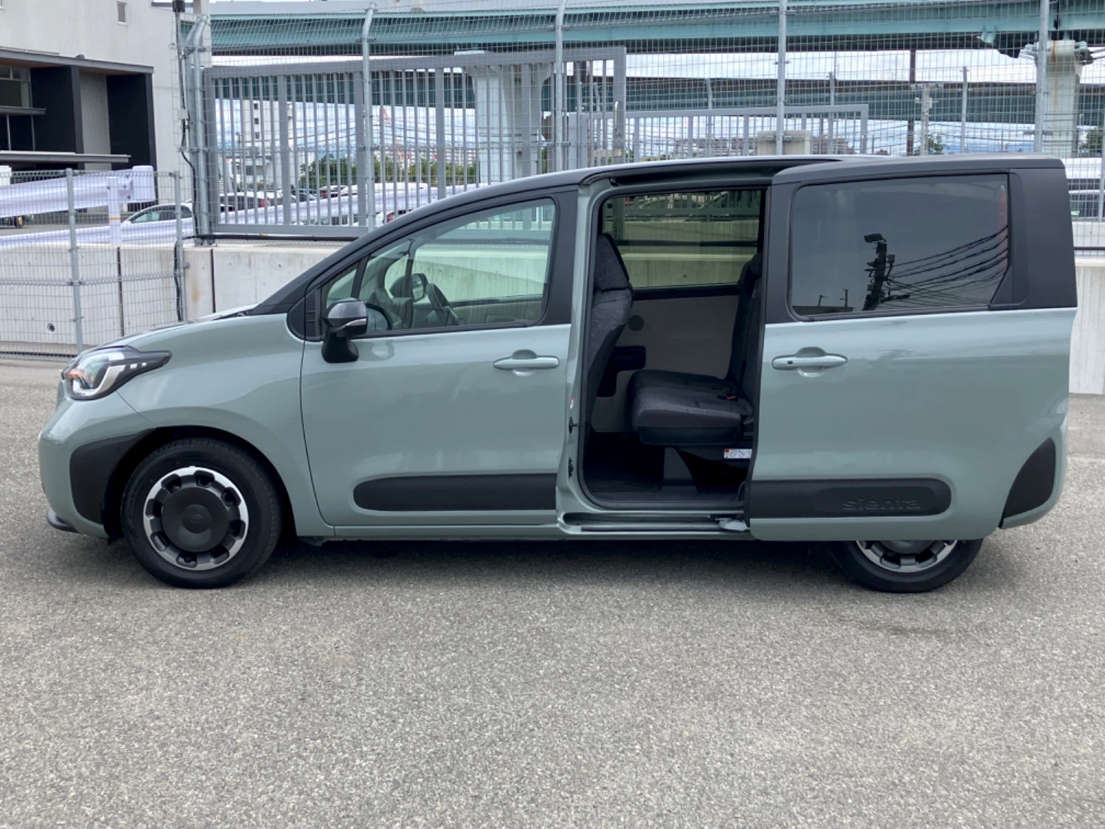 車両の画像