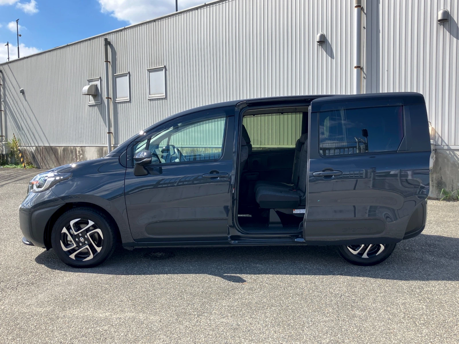 車両の画像