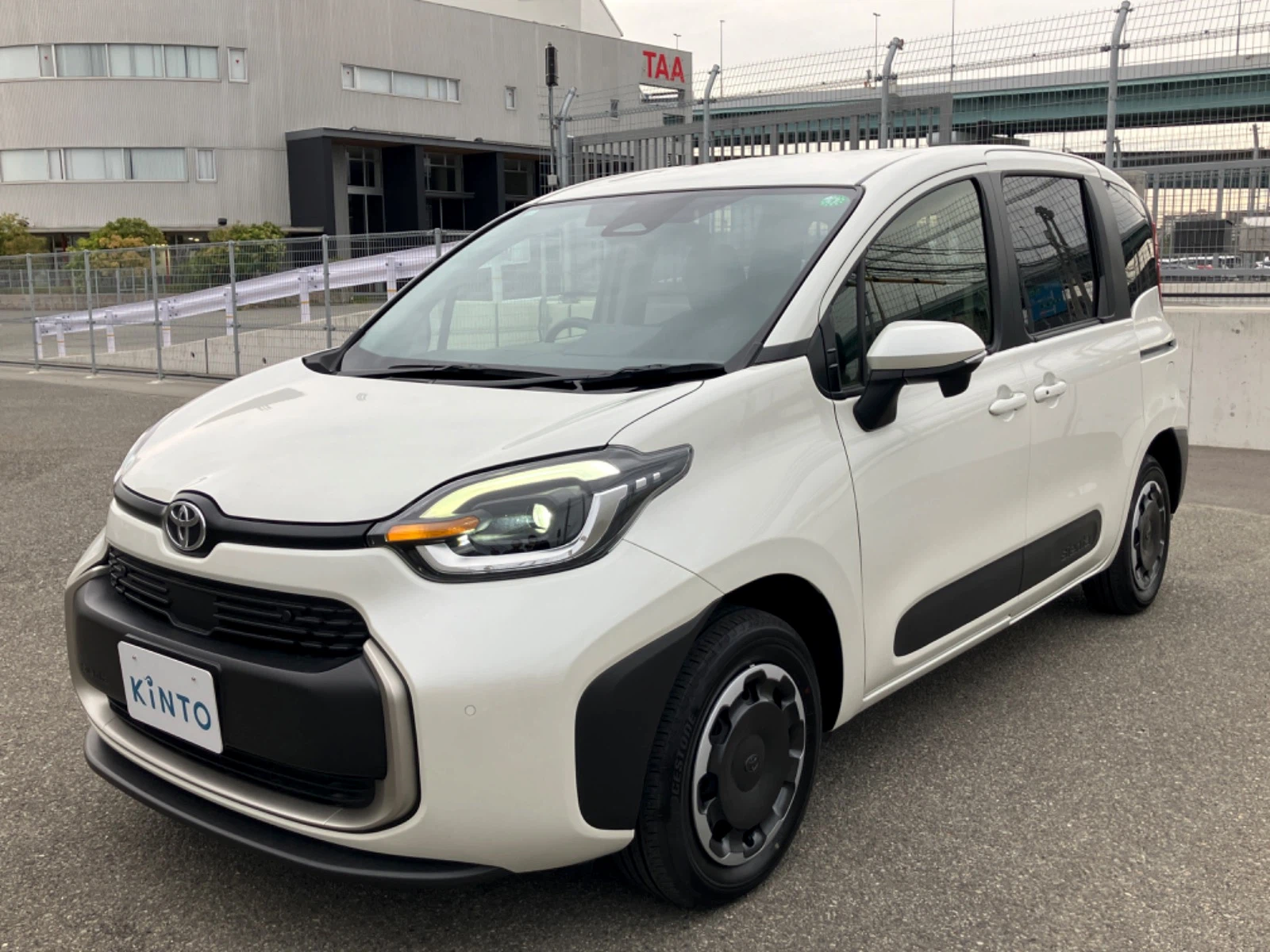 シエンタ Z HEV 1.5L 4WD(5人)