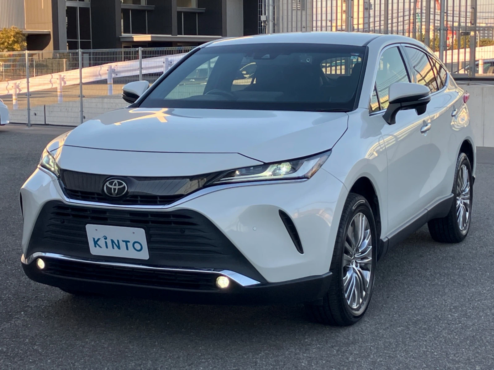 ハリアー Z"Leather Package" GAS 2.0L 2WD(5人乗り) ガソリン