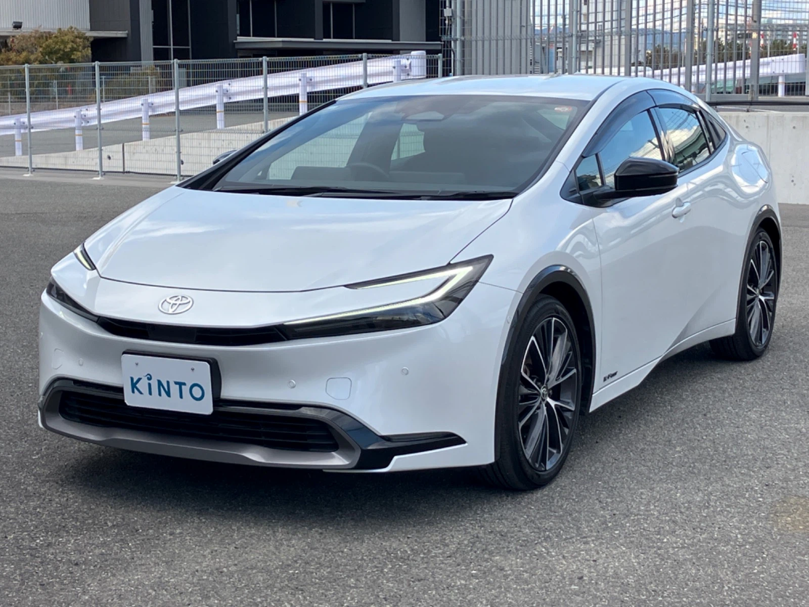 プリウス Z HEV 2.0L 4WD(5人)