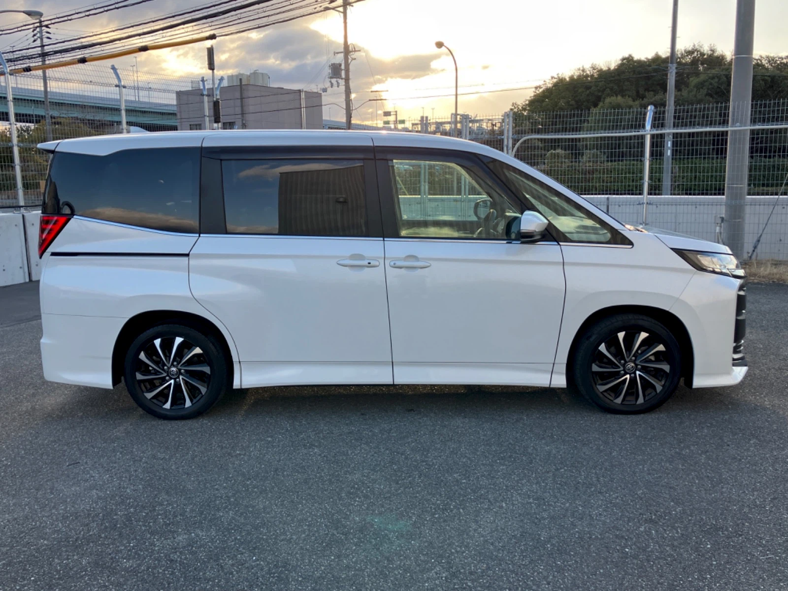 車両の画像