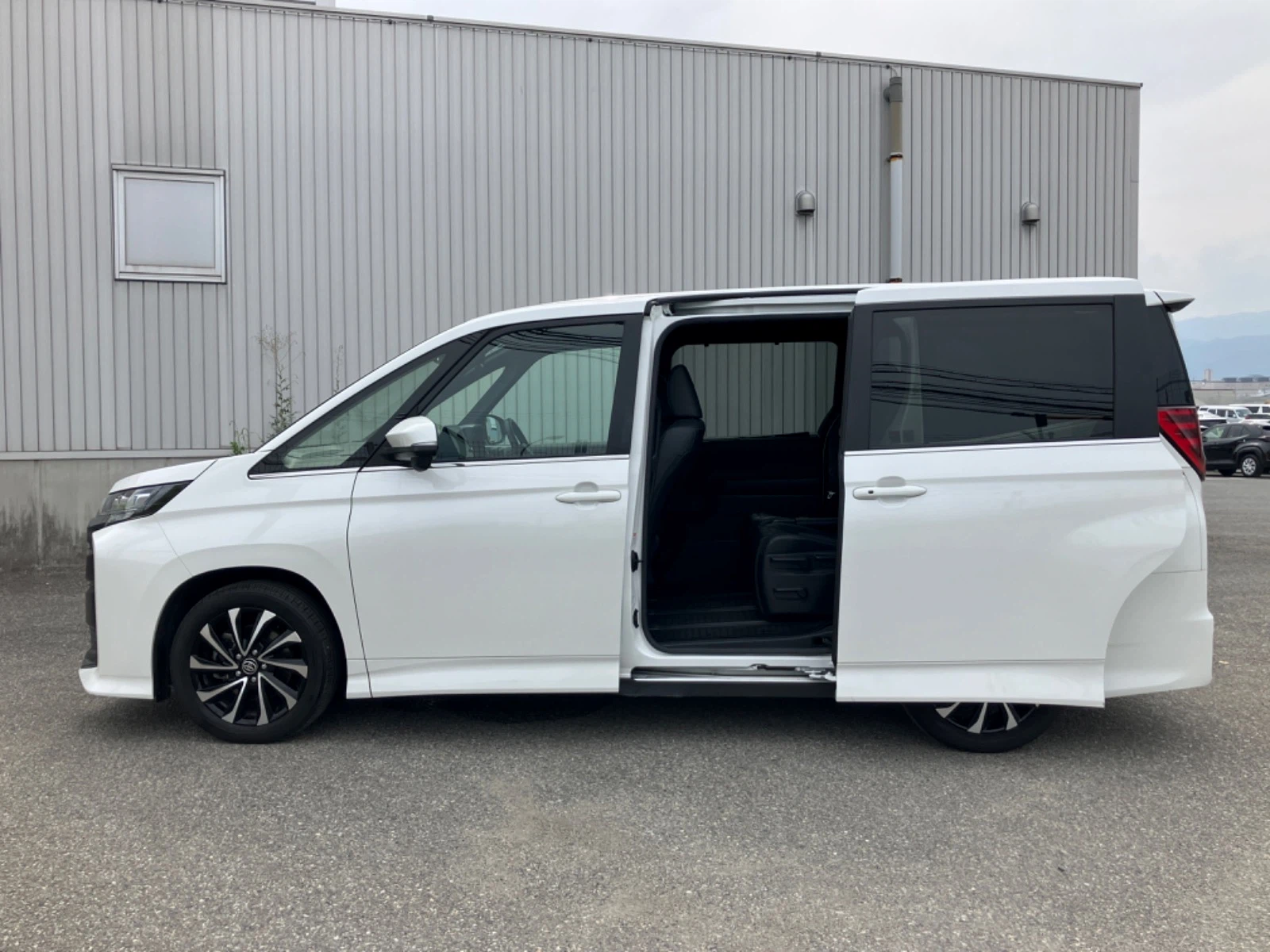 車両の画像