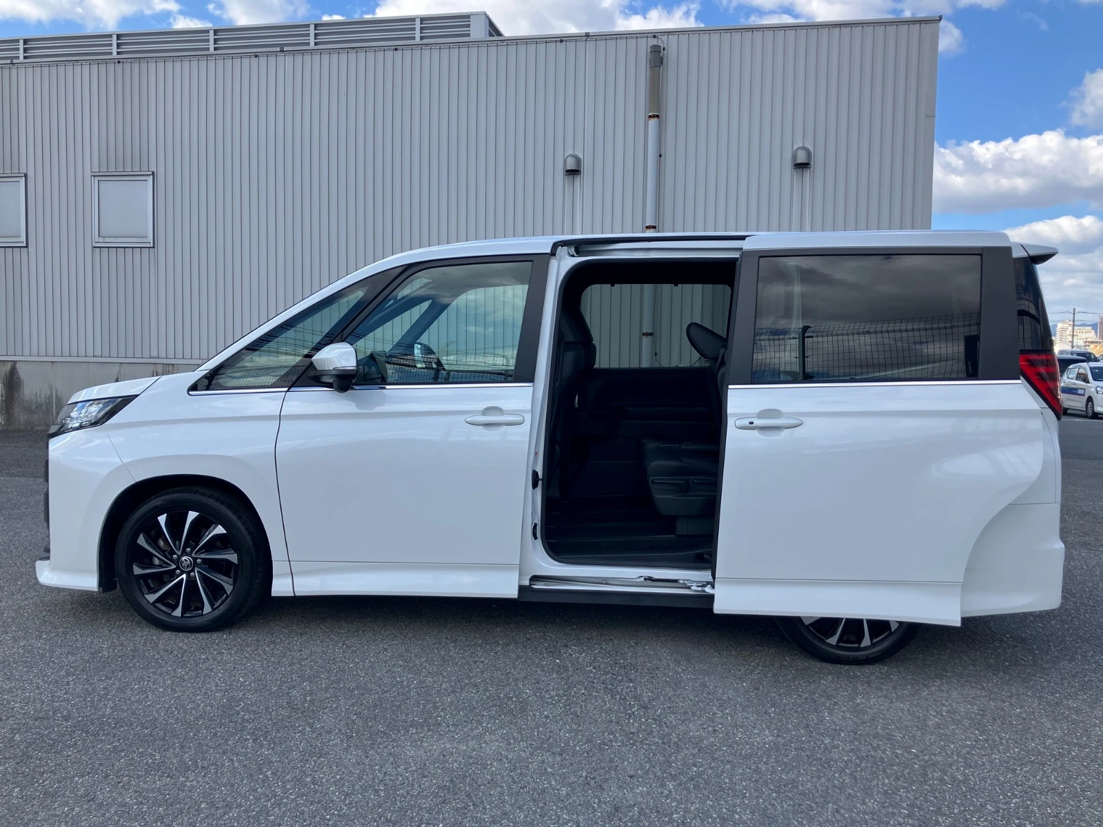 車両の画像