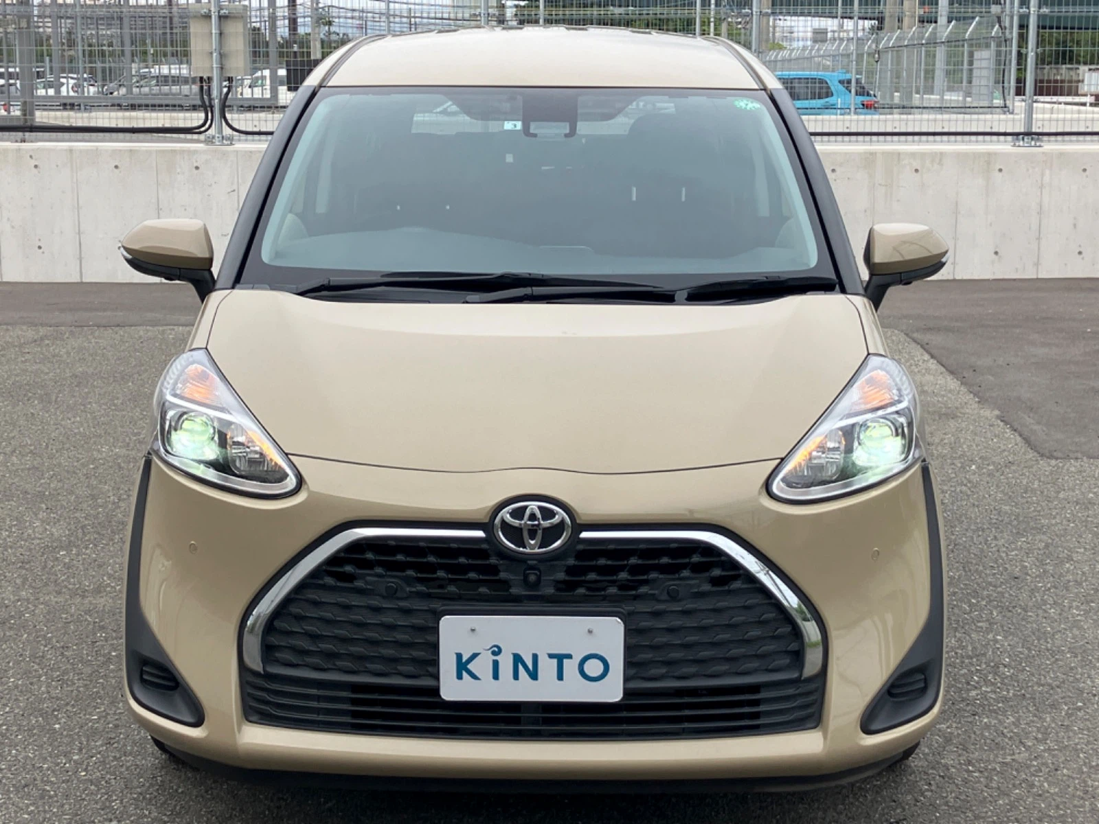車両の画像