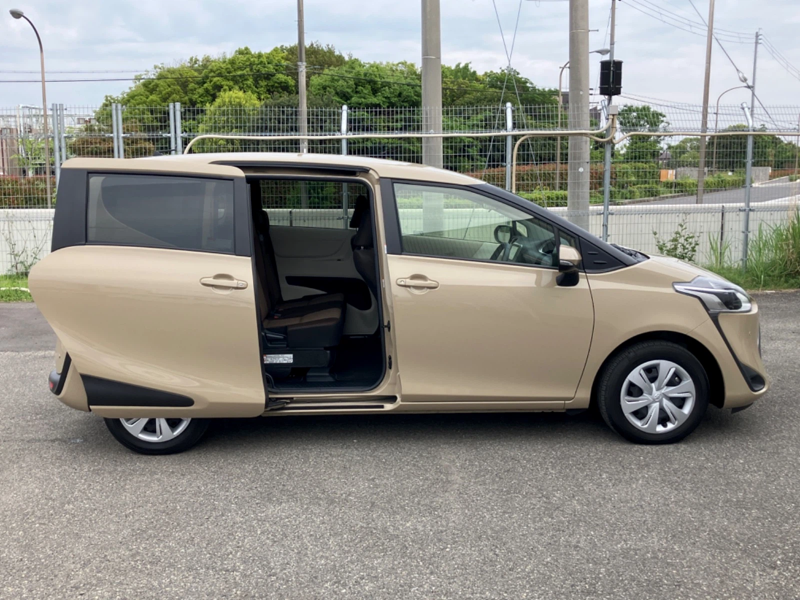 車両の画像