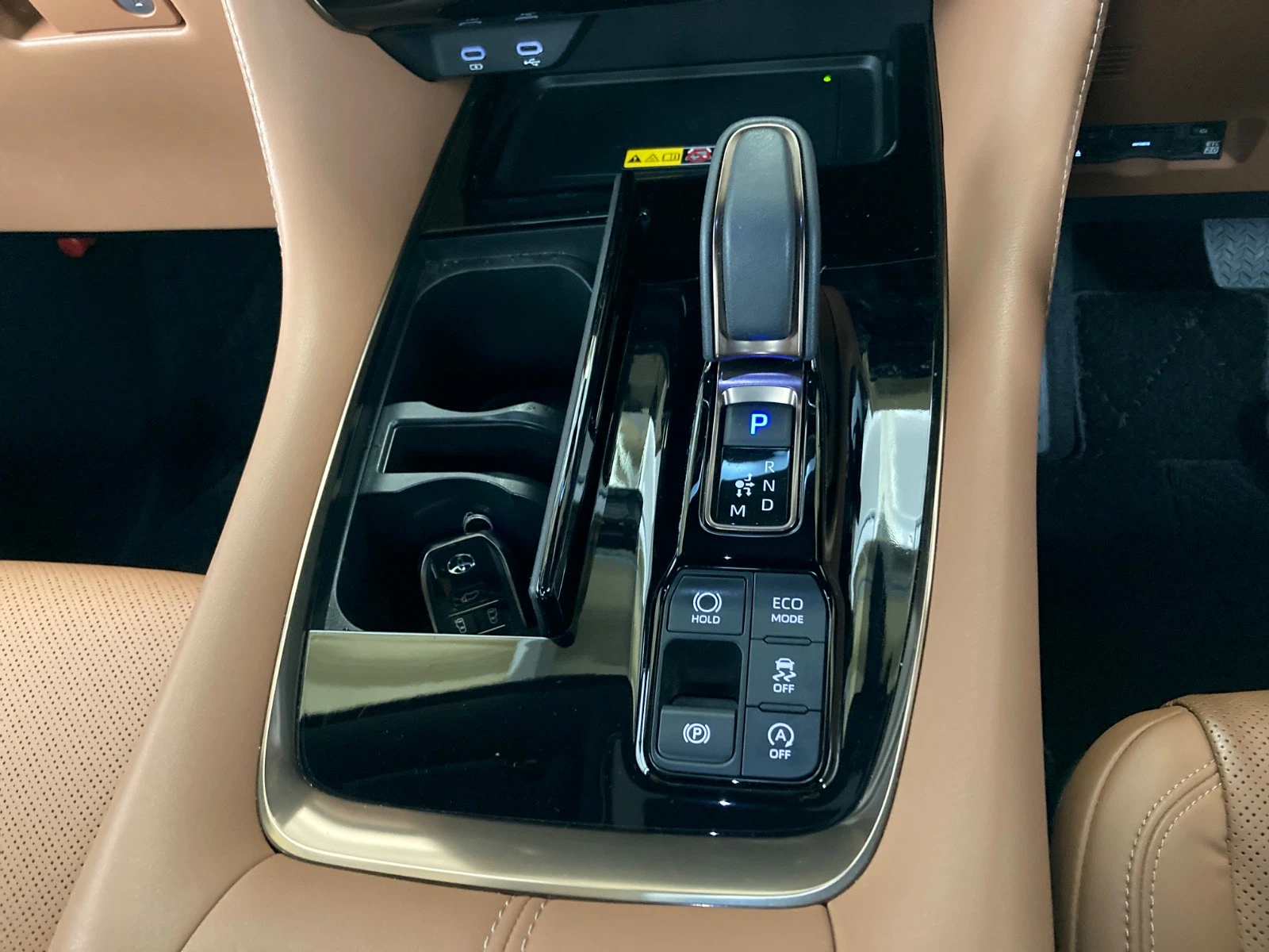 傷の画像です。シフトレバー付近に傷があります