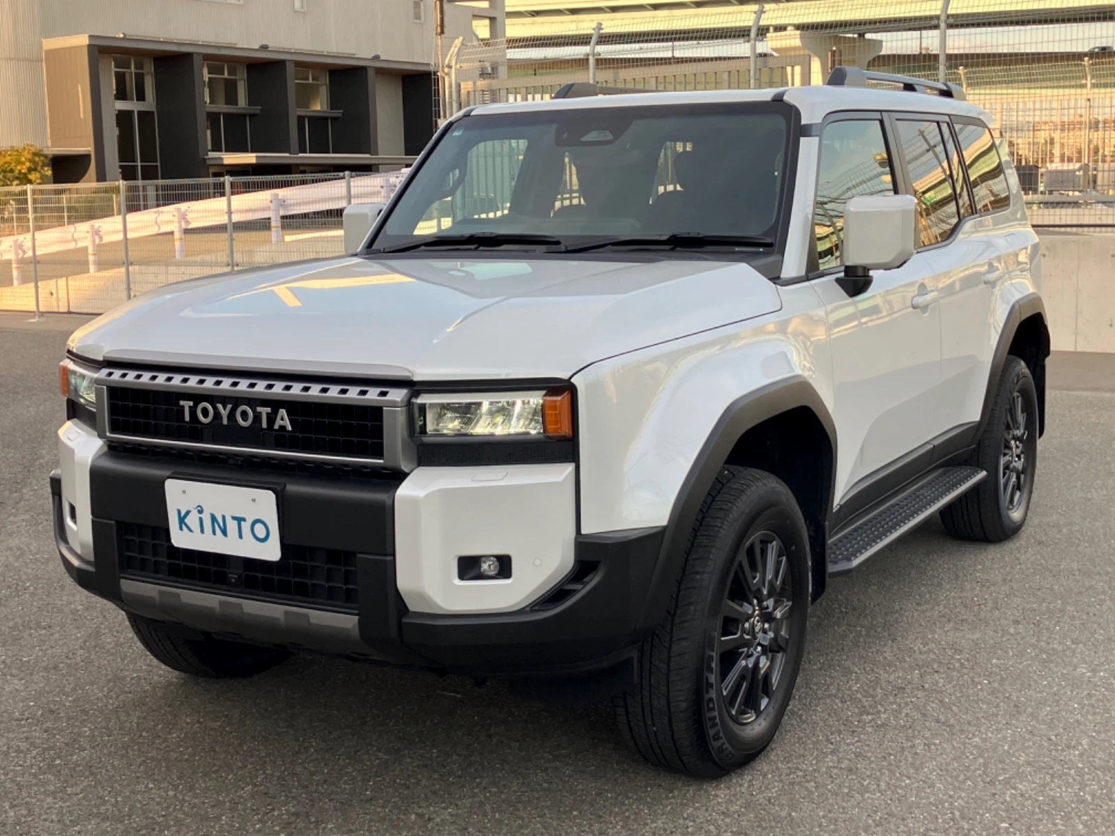 ランドクルーザー VX GAS 2.7L 4WD(7人乗り) ガソリン