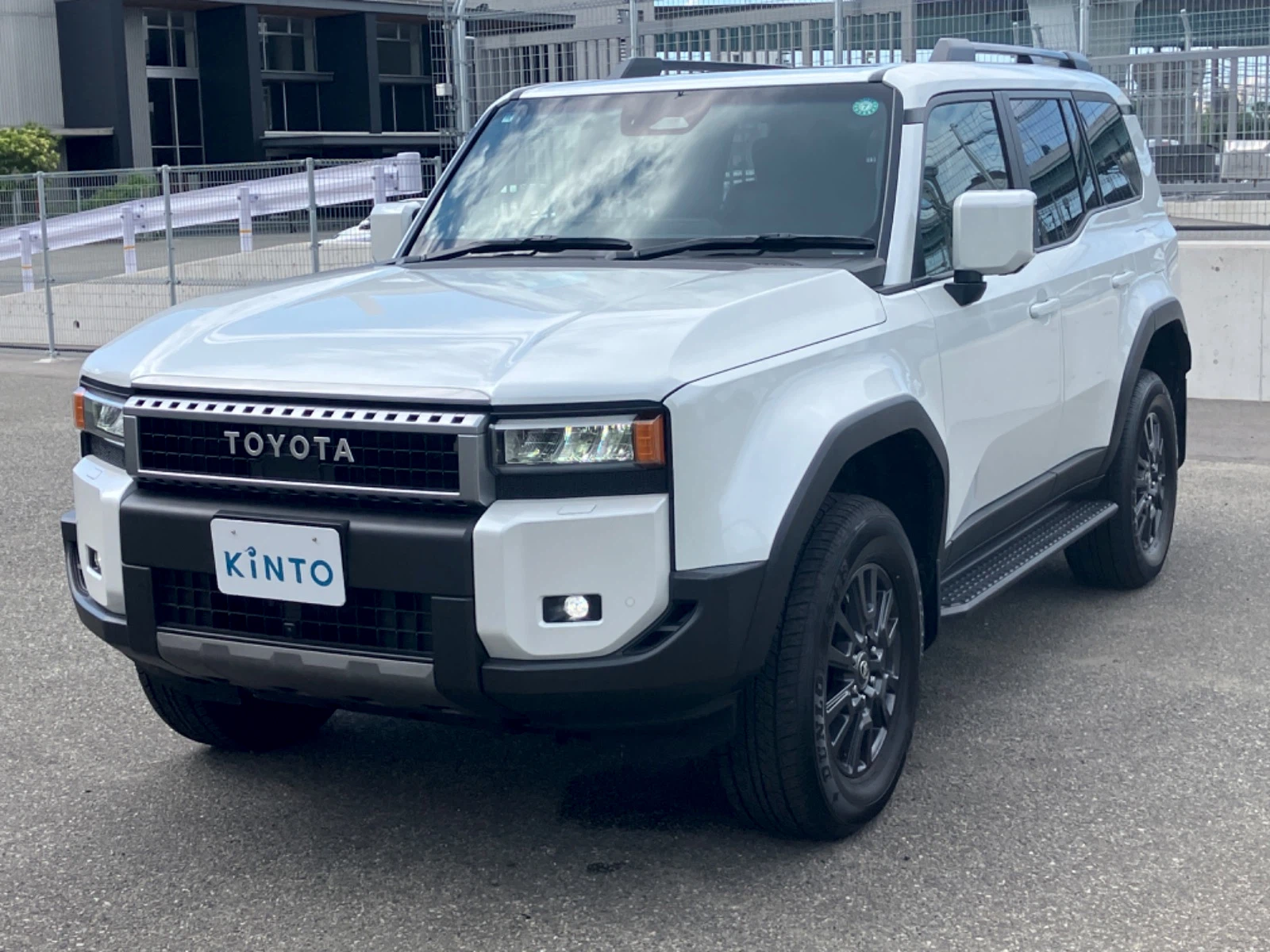 ランドクルーザー VX GAS 2.7L 4WD(7人)