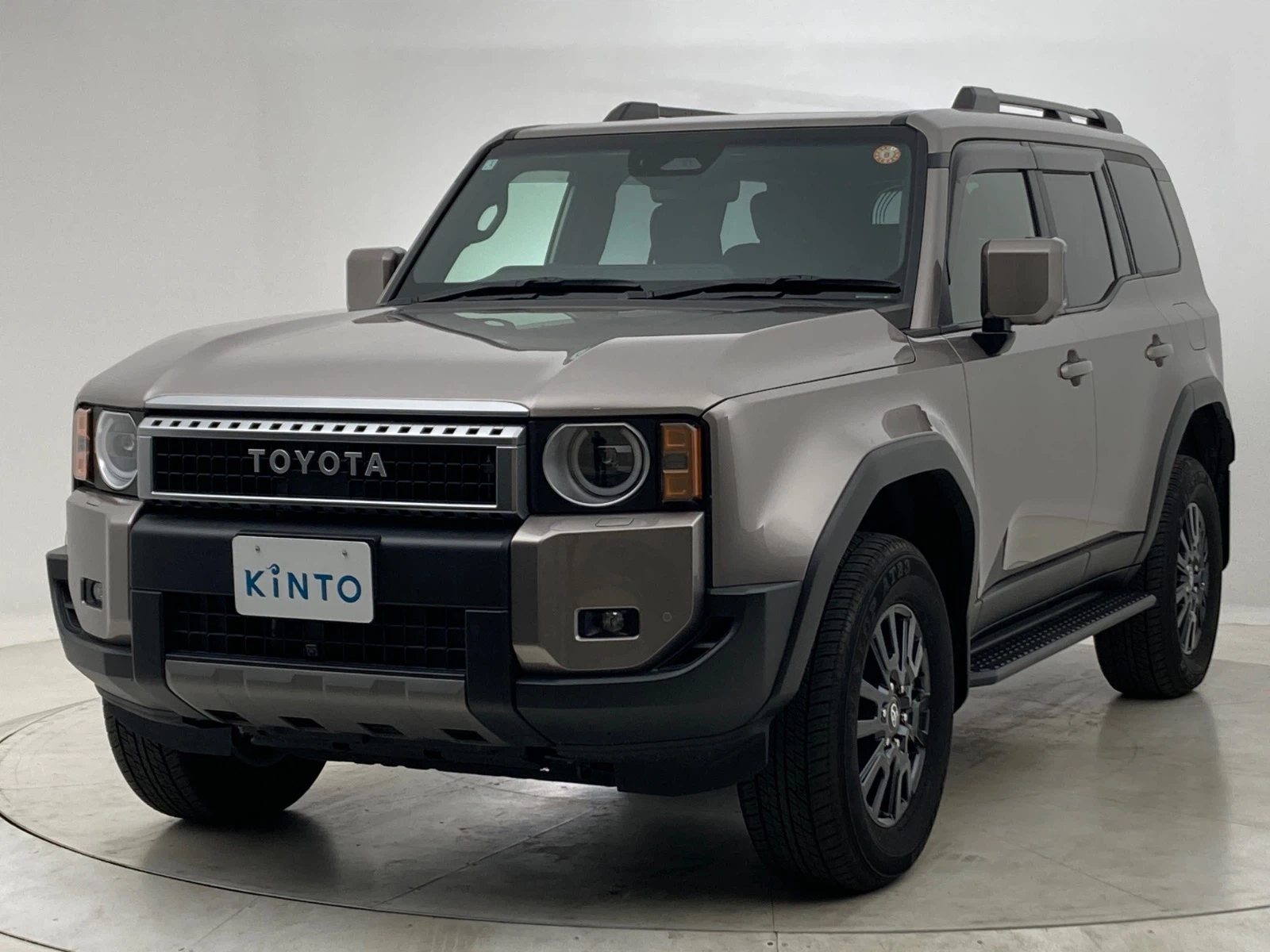 ランドクルーザー VX GAS 2.7L 4WD(7人乗り) ※丸目型ヘッドランプ装着車 ガソリン