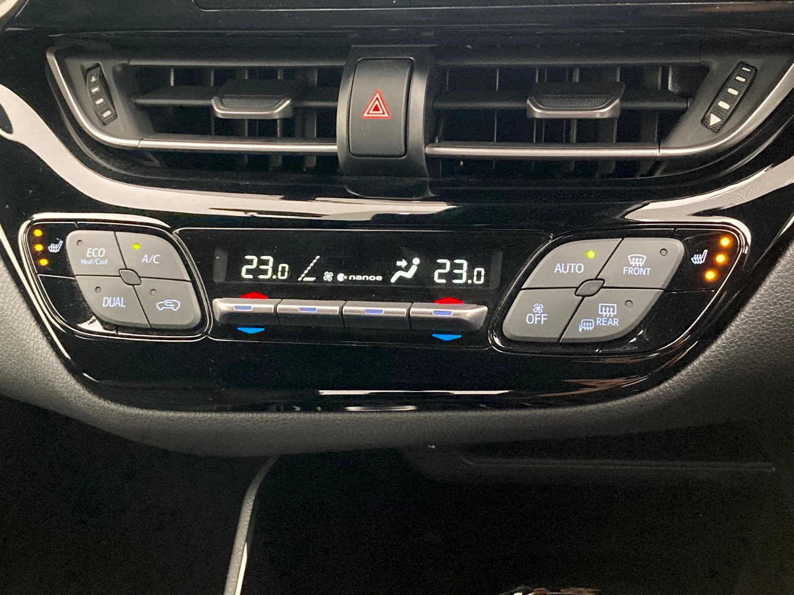 車両の画像